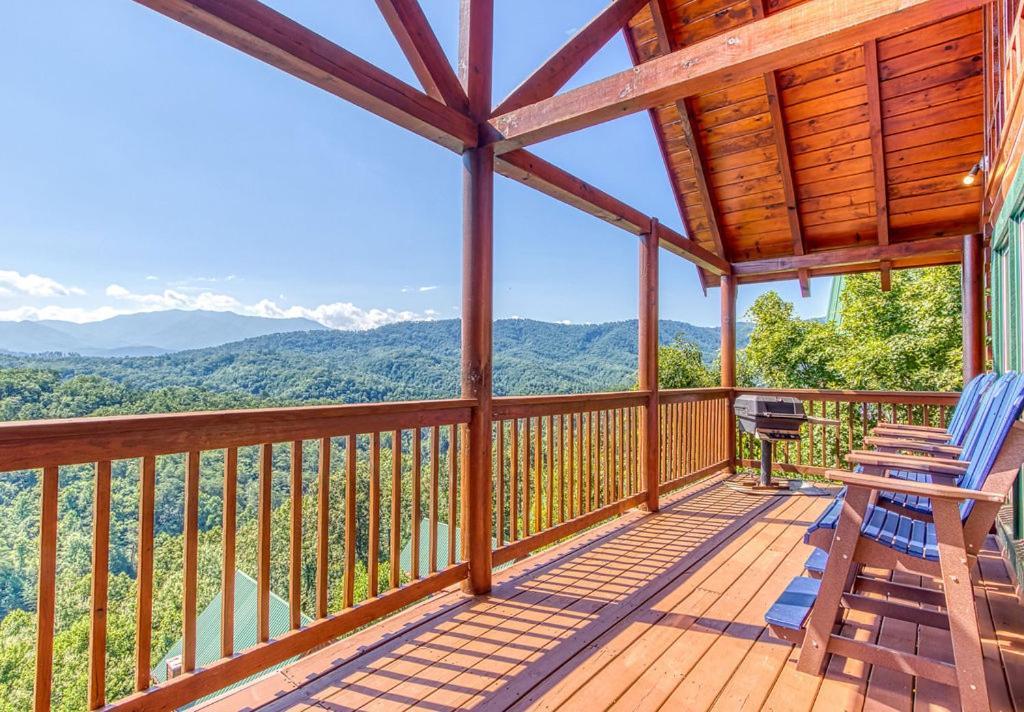 A Higher Calling, 1089 Of Free Area Attraction Tickets For Each Paid Day, Dollywood And More! Pigeon Forge Exterior photo
