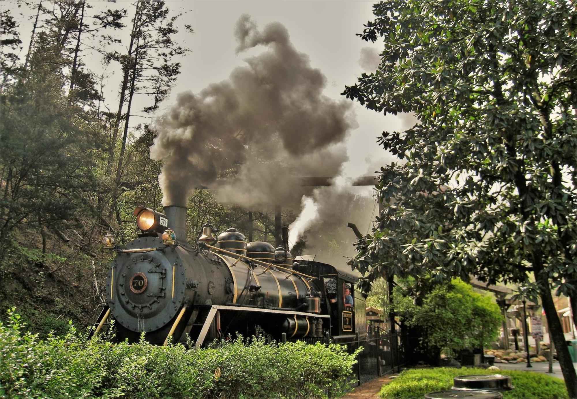 A Higher Calling, 1089 Of Free Area Attraction Tickets For Each Paid Day, Dollywood And More! Pigeon Forge Exterior photo